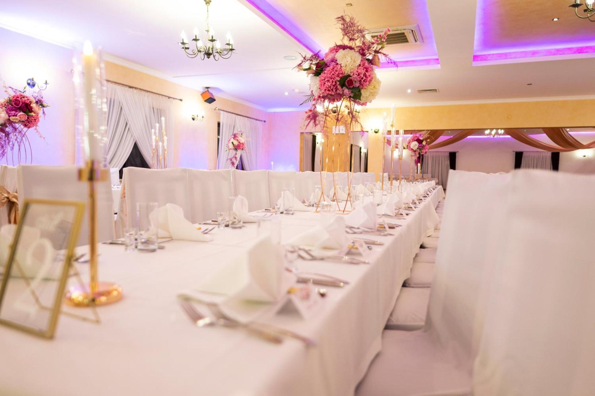 Hotel Podzamcze Góra Kalwaria 외부 사진