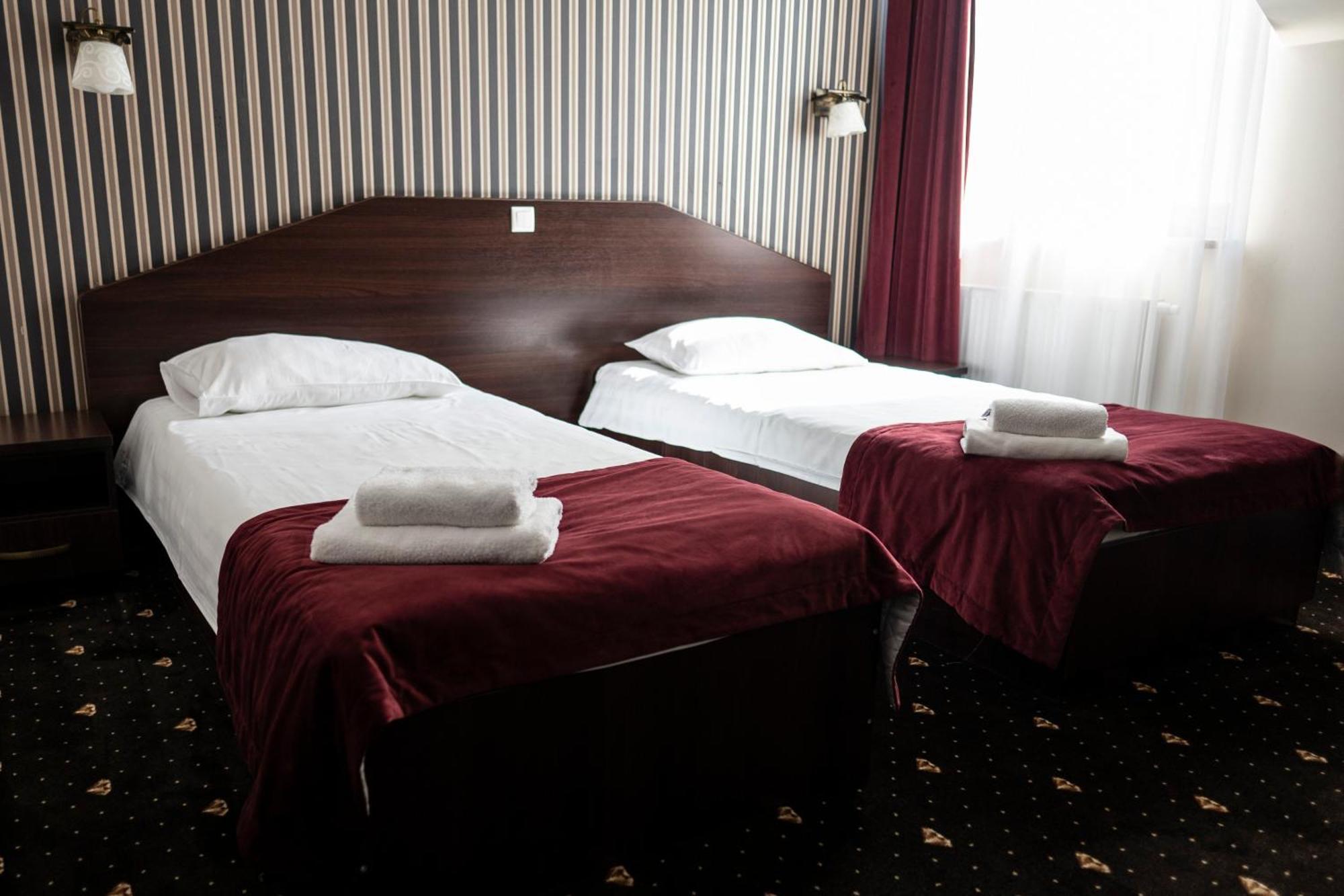 Hotel Podzamcze Góra Kalwaria 외부 사진